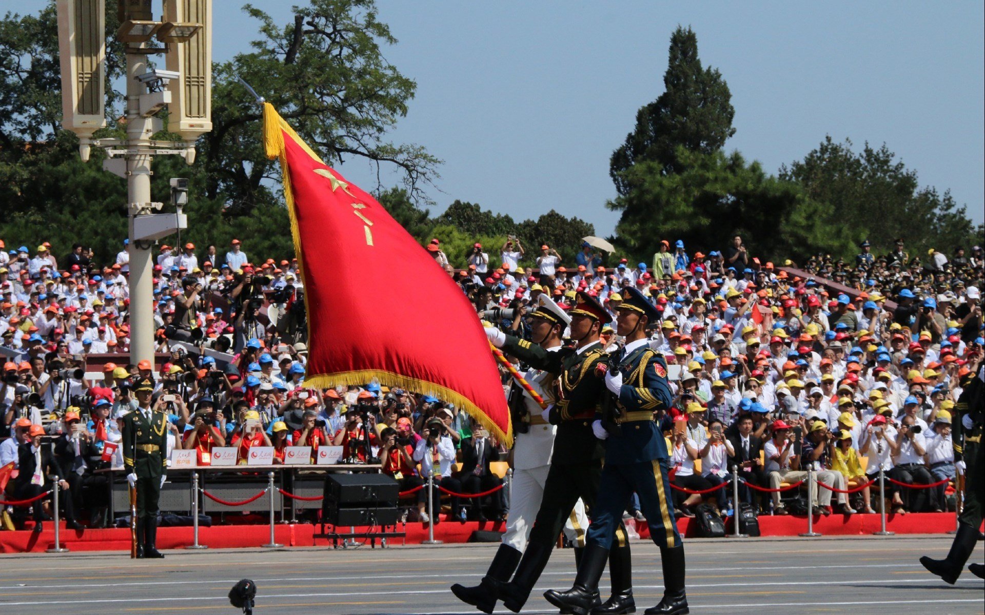 开云网页版-中国足球国家队进攻与防守训练协同推进，国足的防守