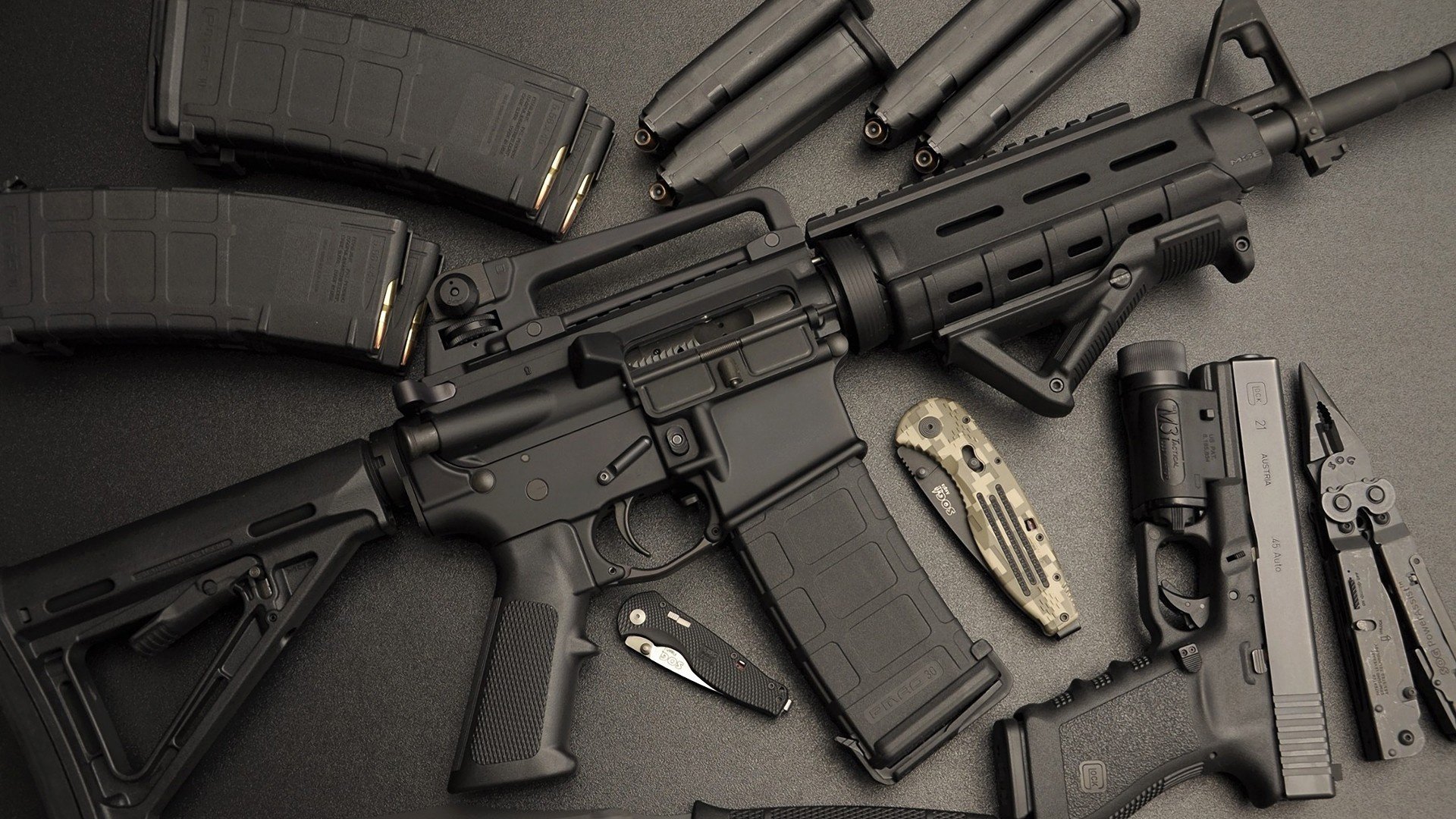 中国足球国家队进攻与防守训练协同推进,国足的防守