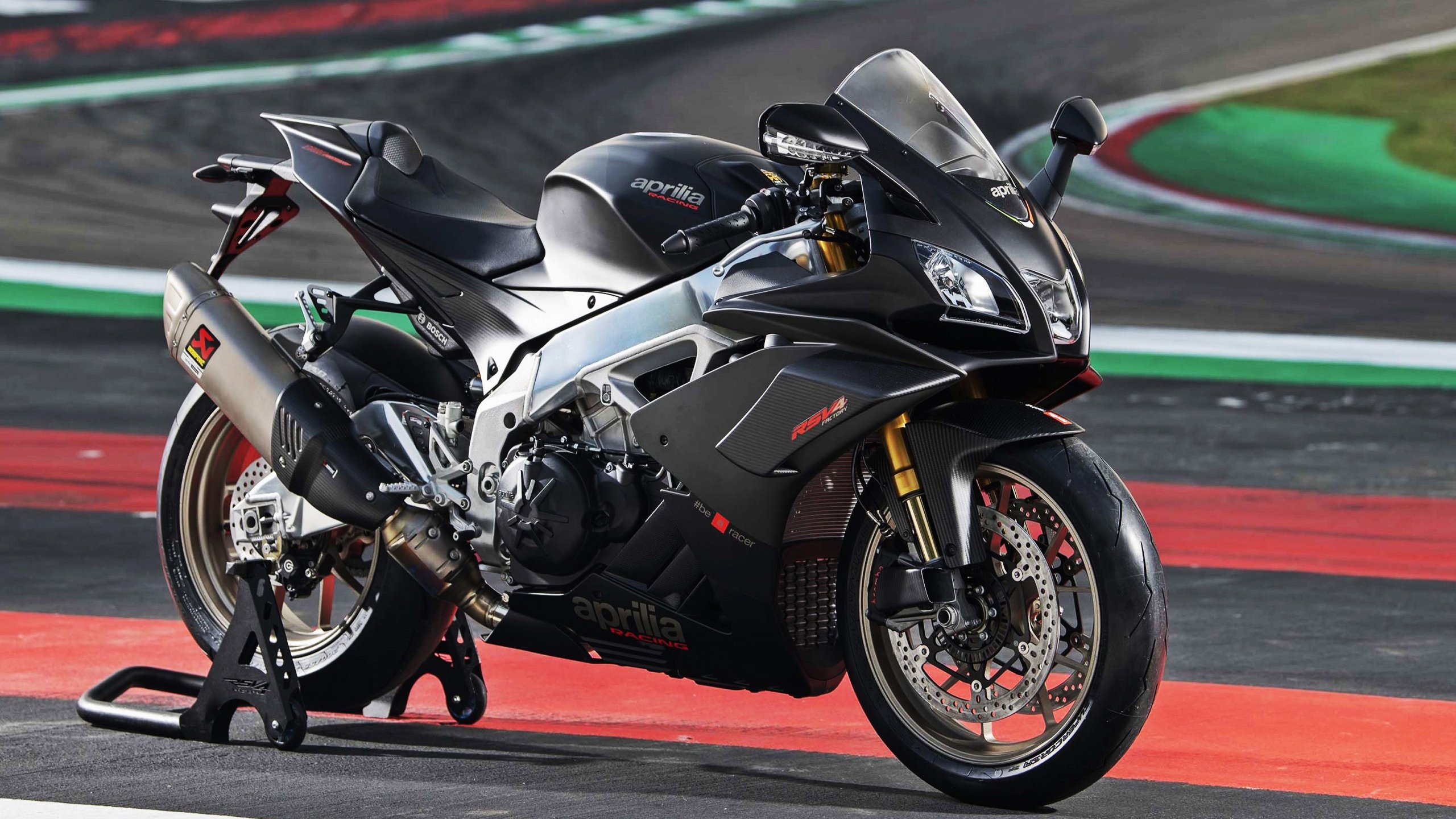 开云官方网页登录-西甲联赛的国际广告合作策略，西甲场边广告